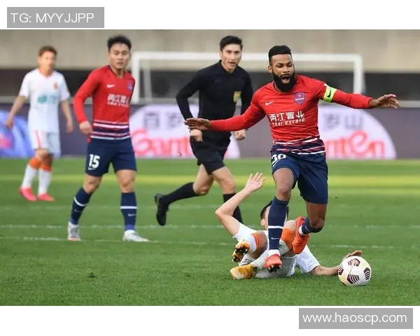 武汉足球队与重庆足球队赛后分析力量对比及战术总结