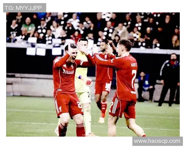 利物浦与拜仁上半场激战回顾双方攻防精彩瞬间分析 利物浦与拜仁上半场激战回顾双方攻防精彩瞬间分析