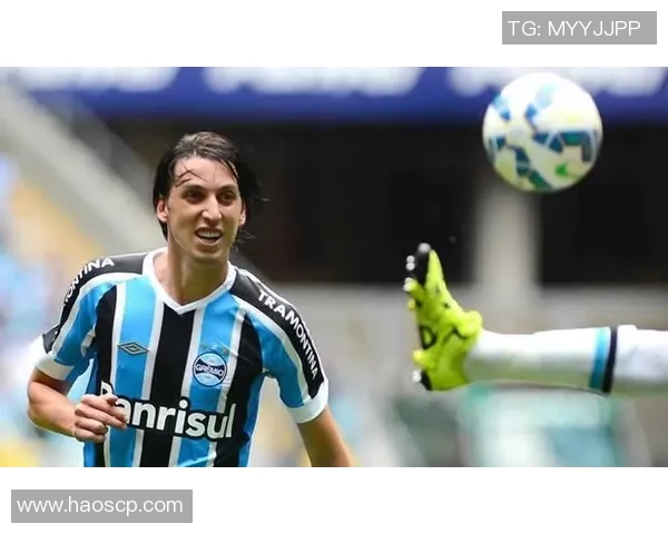 自由队与格雷米奥激战正酣球迷期待精彩对决与精彩进球